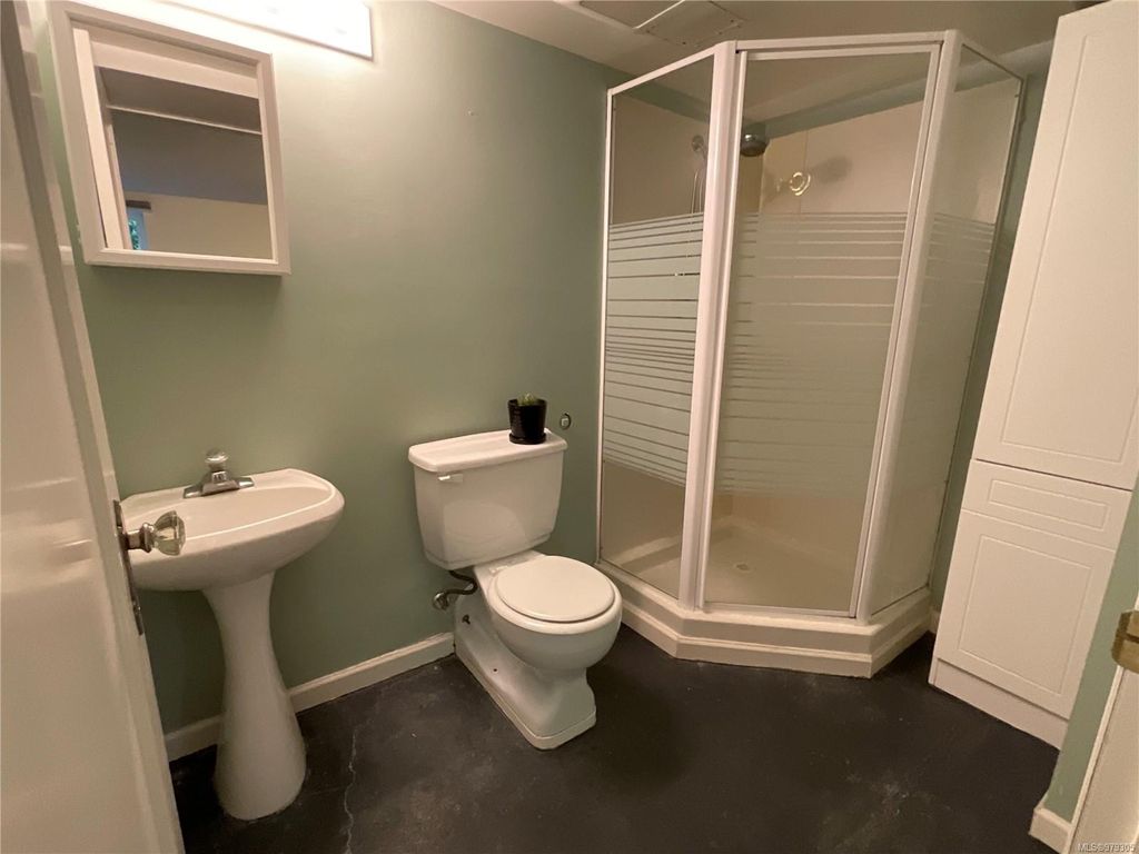 listing image 16048108681775657554