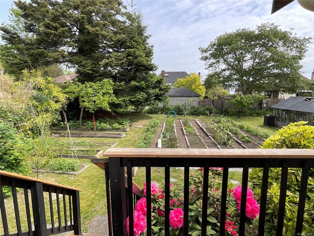 listing image 16048297165866416349