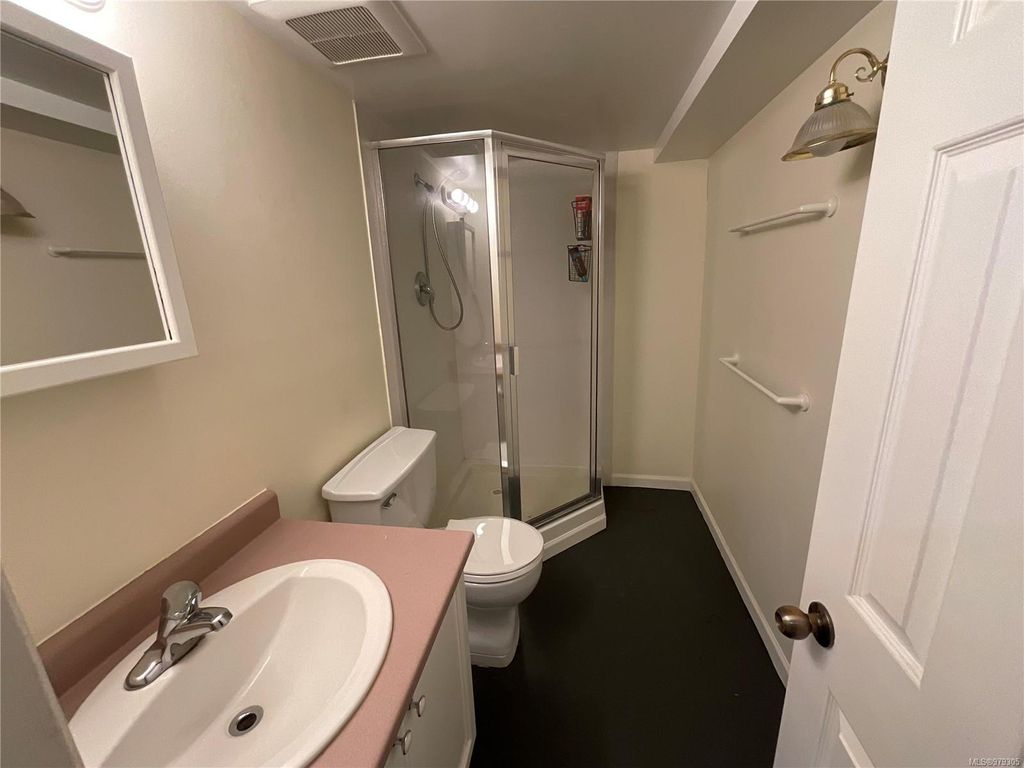 listing image 16045164974836521408