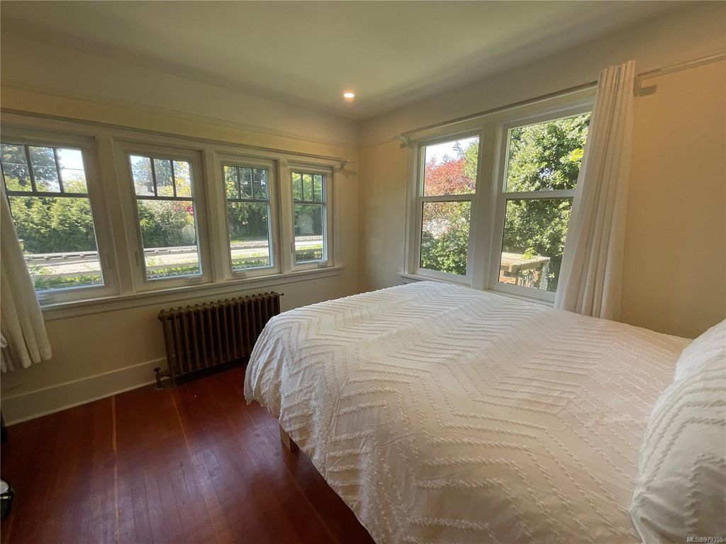 listing image 16048180022974245477