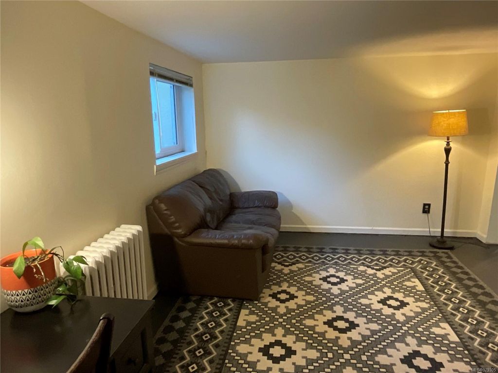 listing image 16044401796696434005