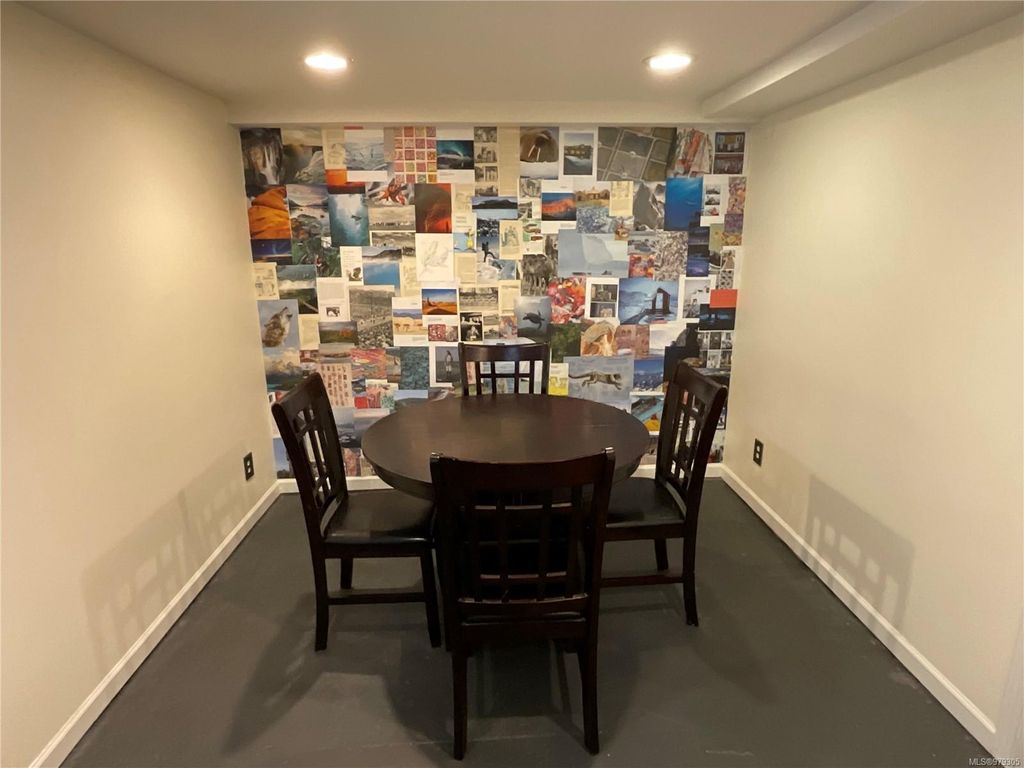 listing image 16045978022617369404