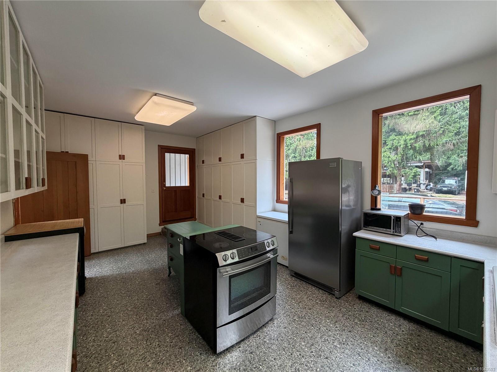 380 Parker Rd