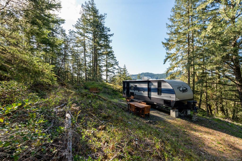 listing image 16048037346659264390