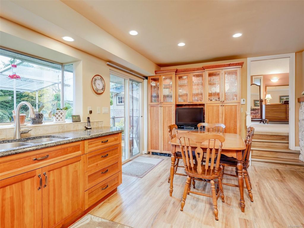 listing image 16047290084625602910