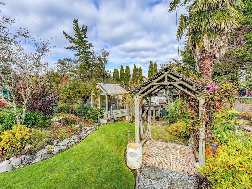 listing image 16044739741593507781