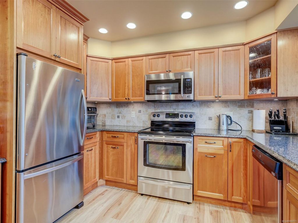 listing image 16041407459432941508