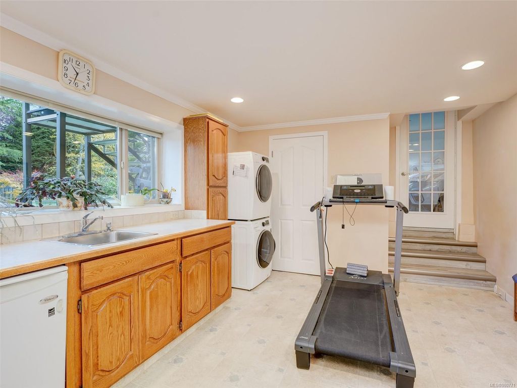 listing image 16047309990431511952