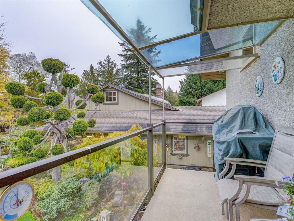 listing image 16044774475481512392