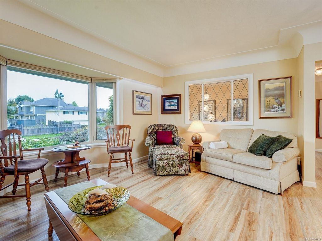 listing image 16041243167570750947