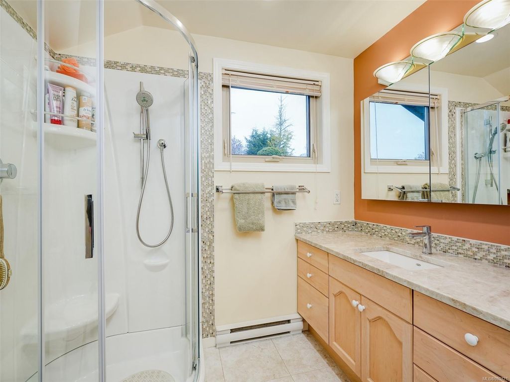 listing image 16044310193512572257