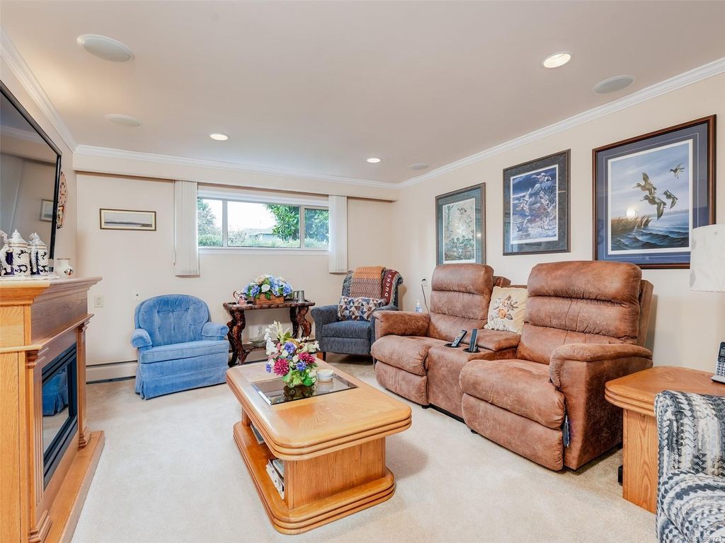 listing image 16044283244490831676