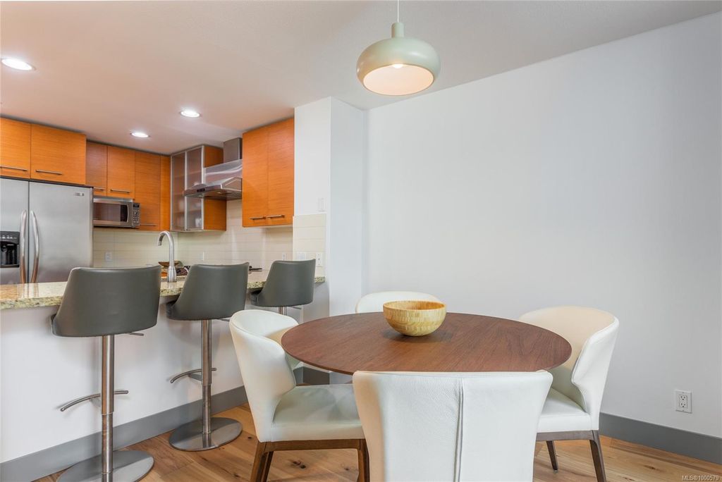 listing image 16046102633519573220