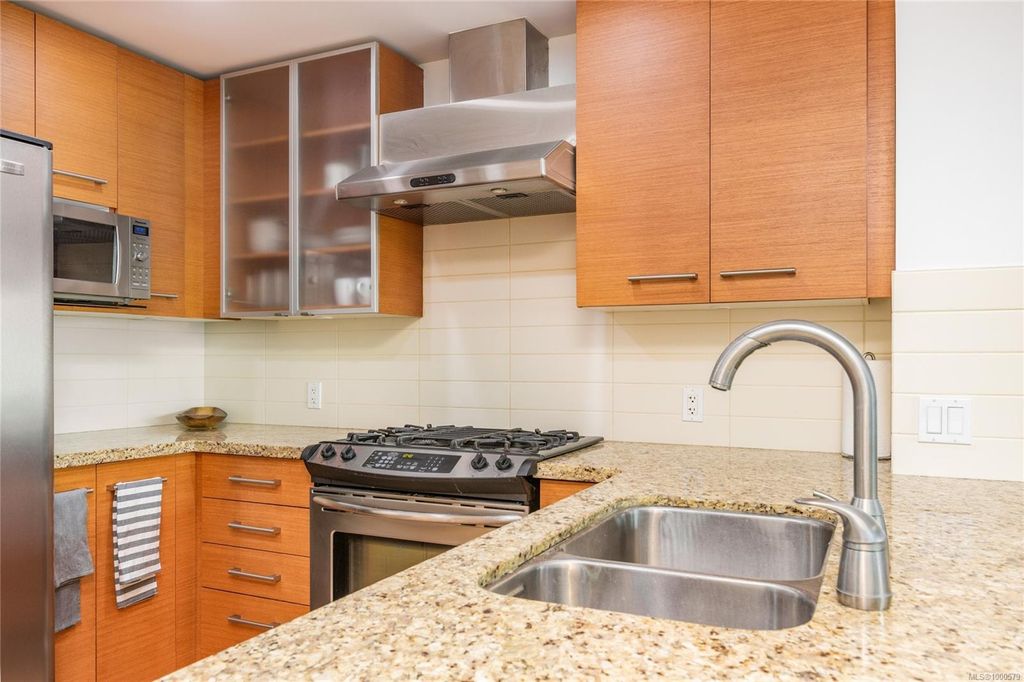 listing image 16044499125350831070