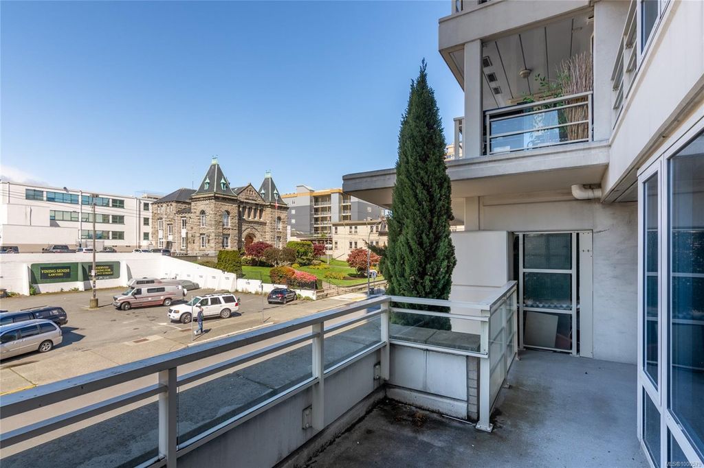 listing image 16043852305836422909