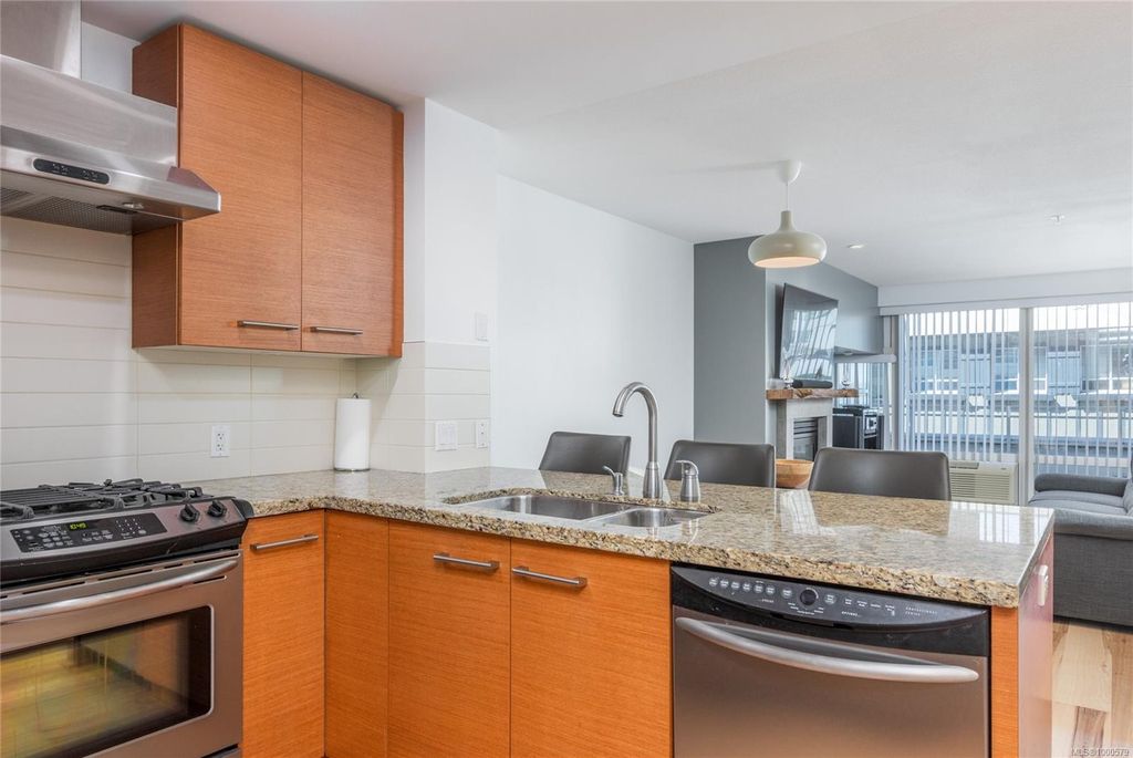 listing image 16042038577361093530