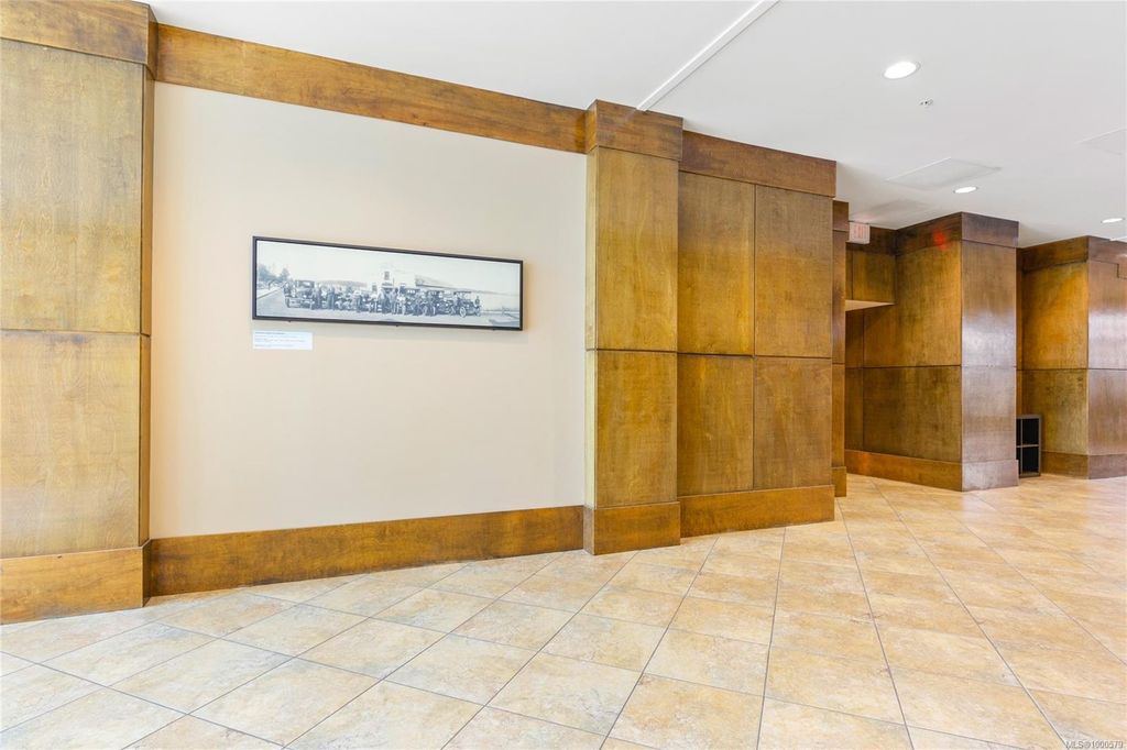 listing image 16045578273460110971