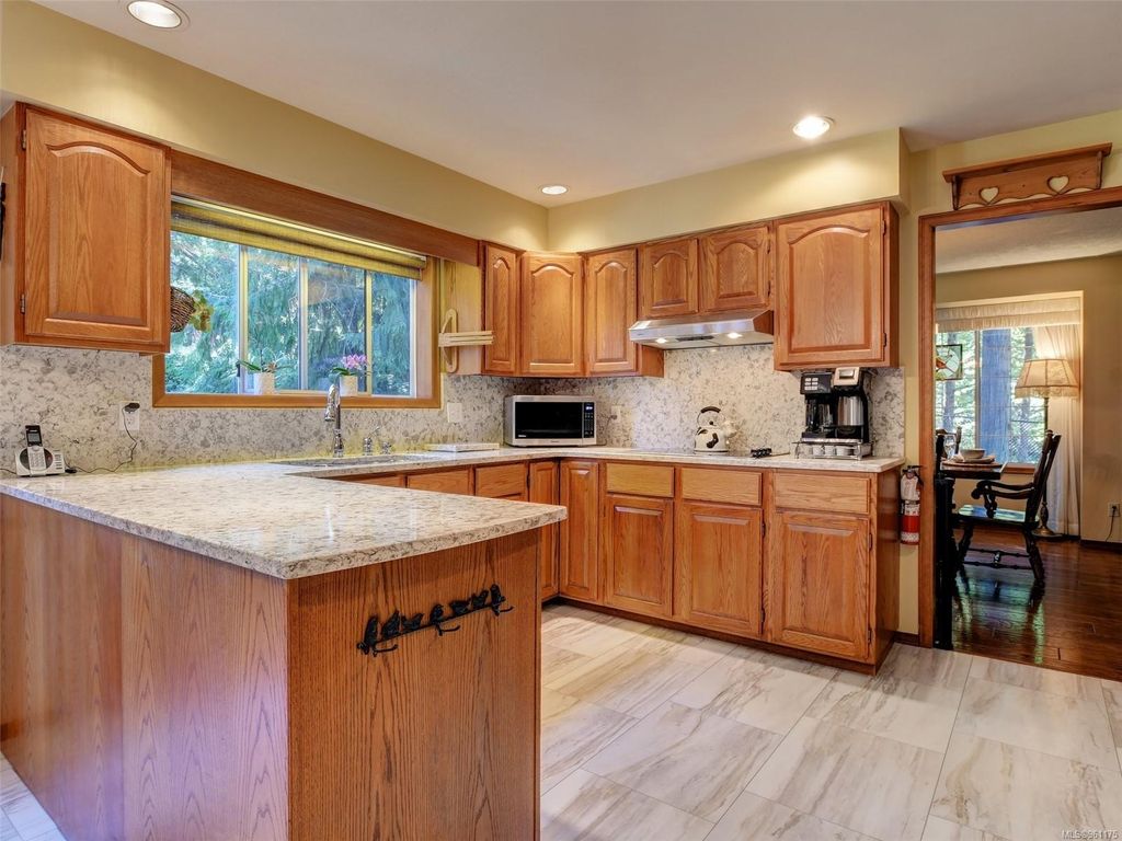 listing image 16046414594140140000