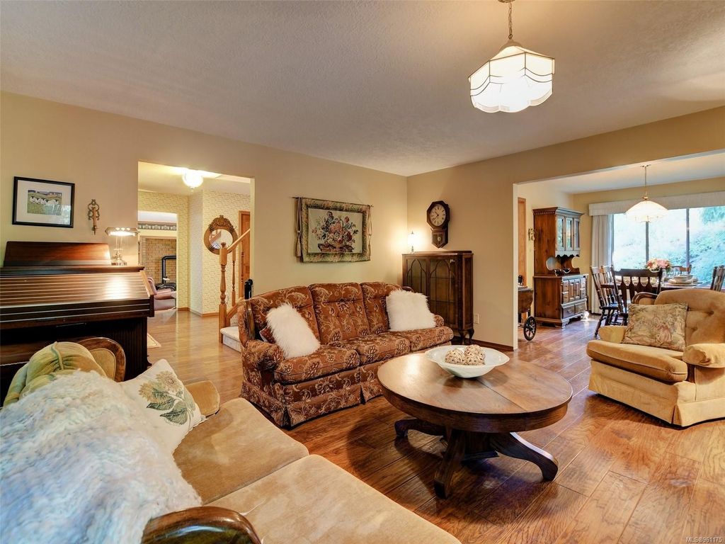 listing image 16048745865421732202