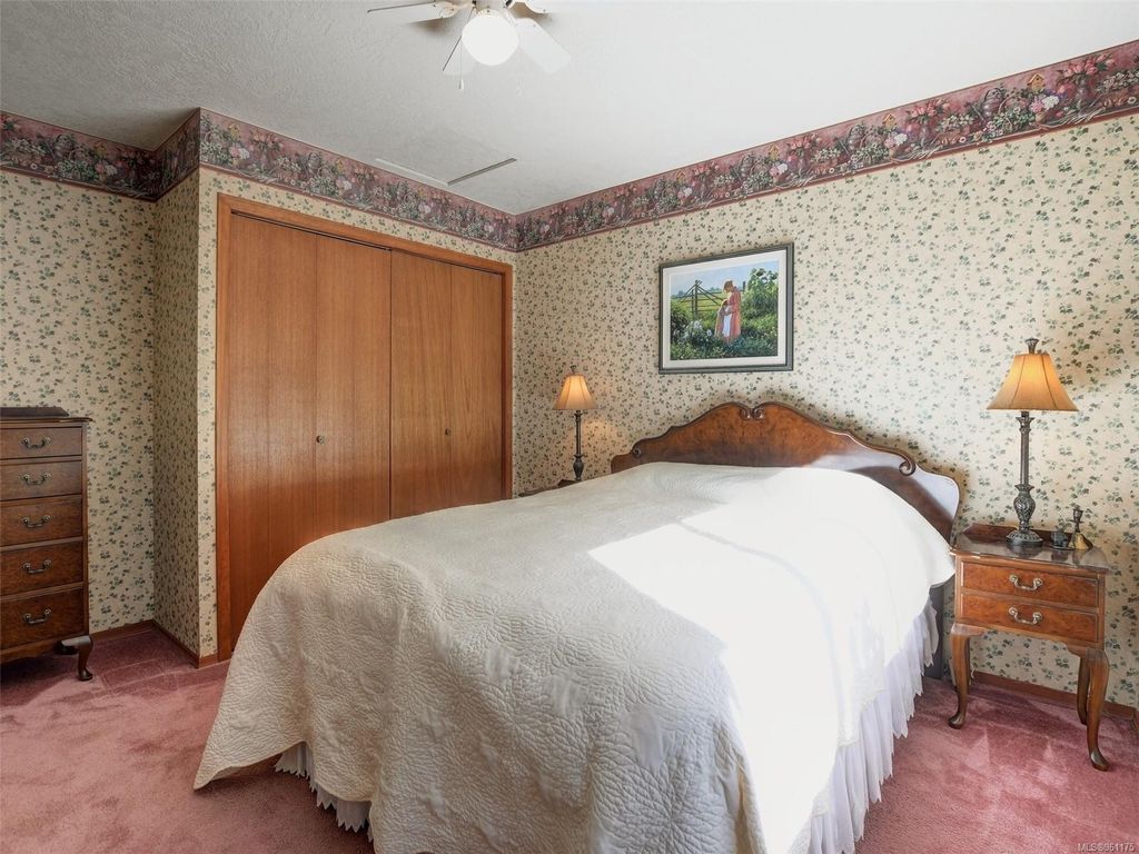 listing image 16049155940168944894