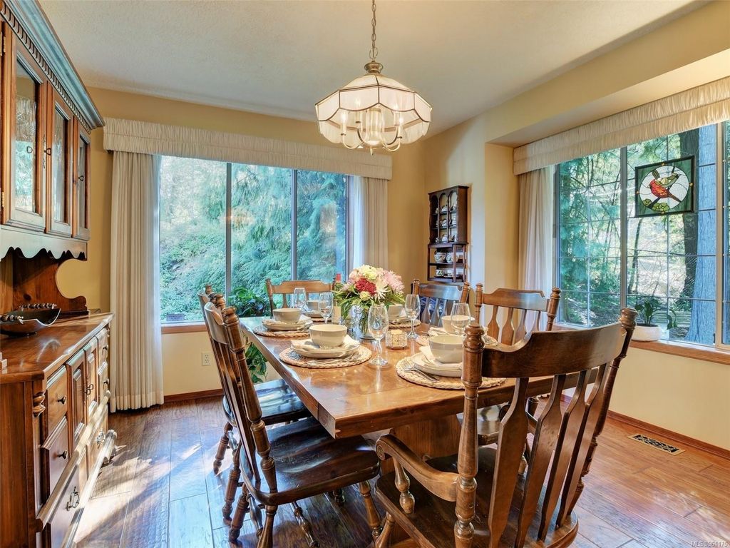 listing image 16042339803575105555