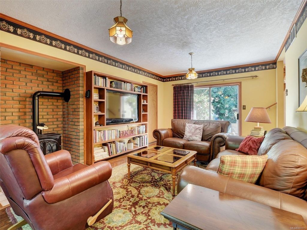listing image 16042276171457437717