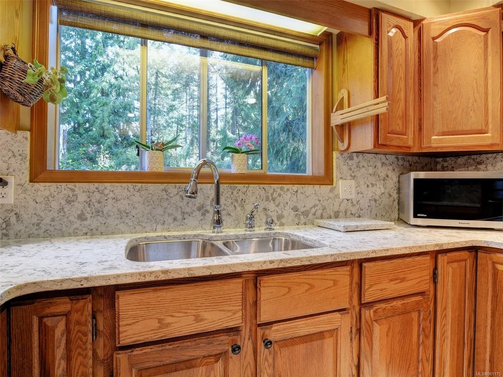 listing image 16043390614138738126