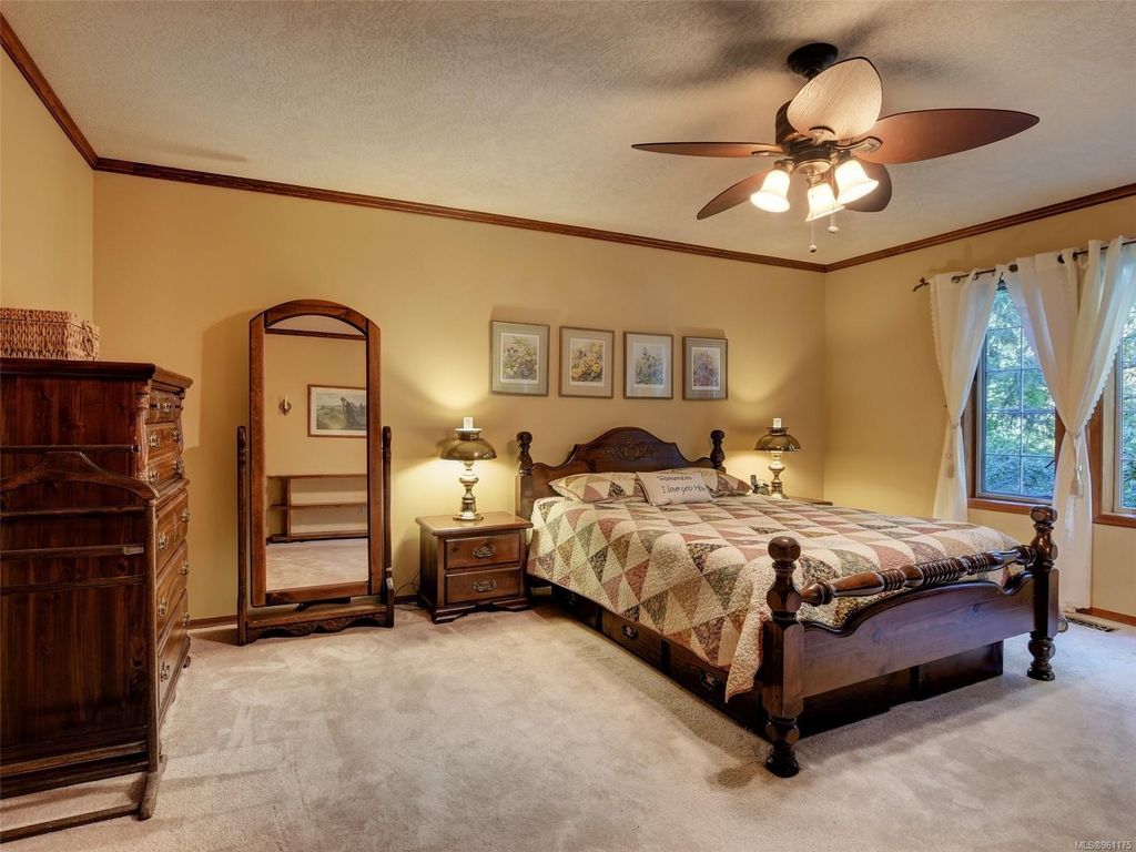 listing image 16041082897320400654