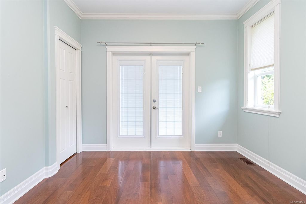 listing image 16047006347206516136