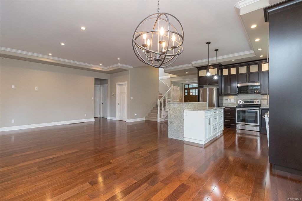 listing image 16043981550378454850