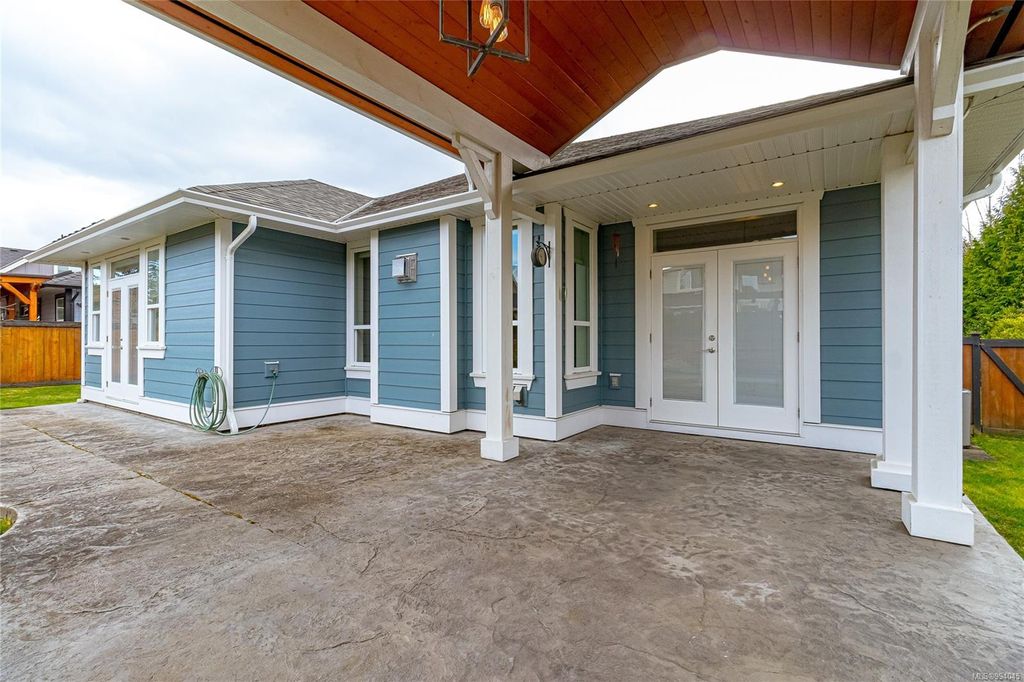 listing image 16049452545854005428