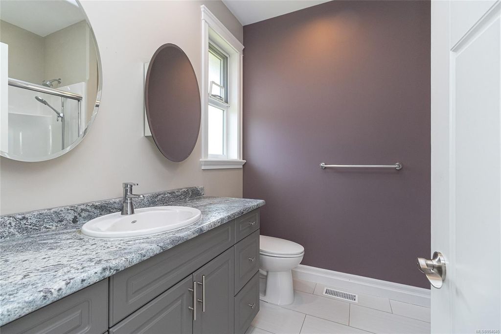 listing image 16047010891377475400