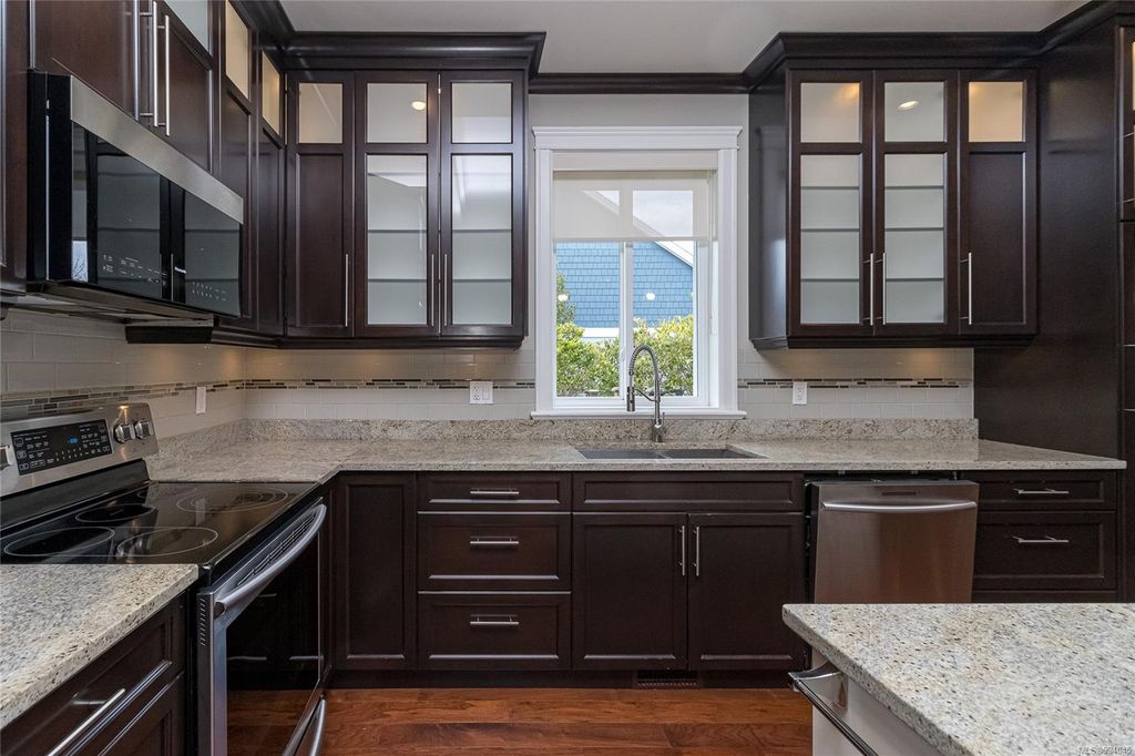 listing image 16043697161043412081