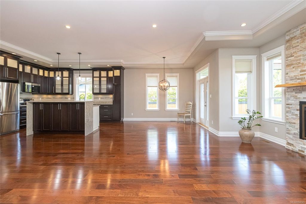 listing image 16049280631581584611