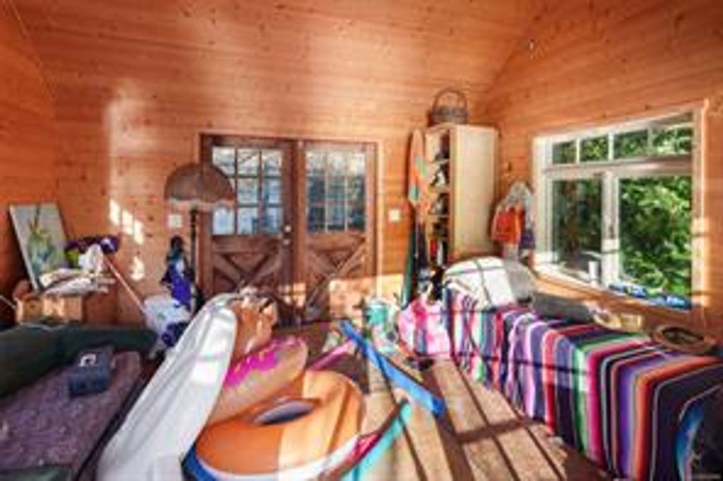listing image 16041566397720815249