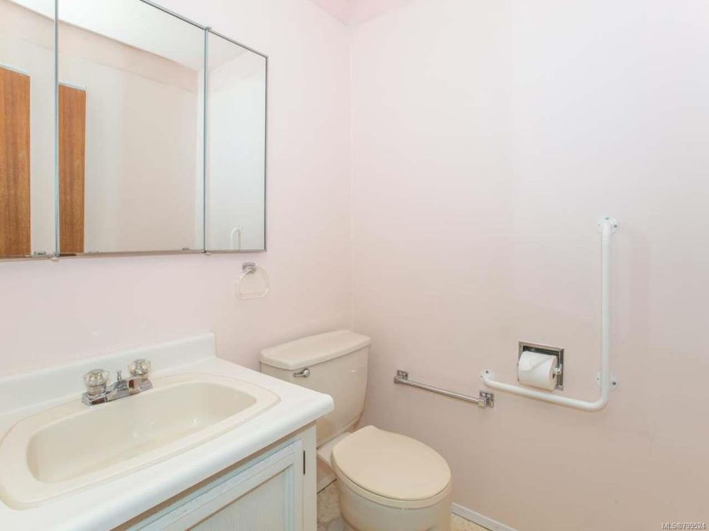 listing image 16041726817153368830