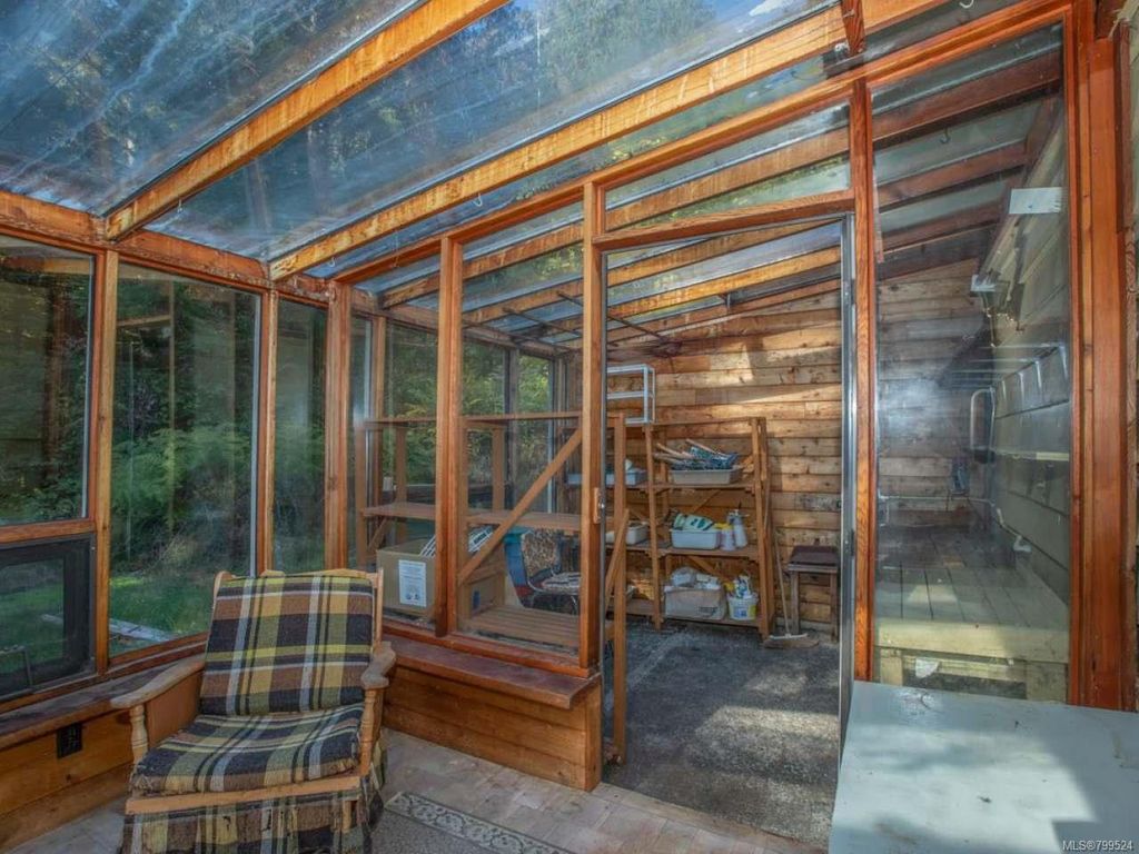 listing image 16043855357744145328