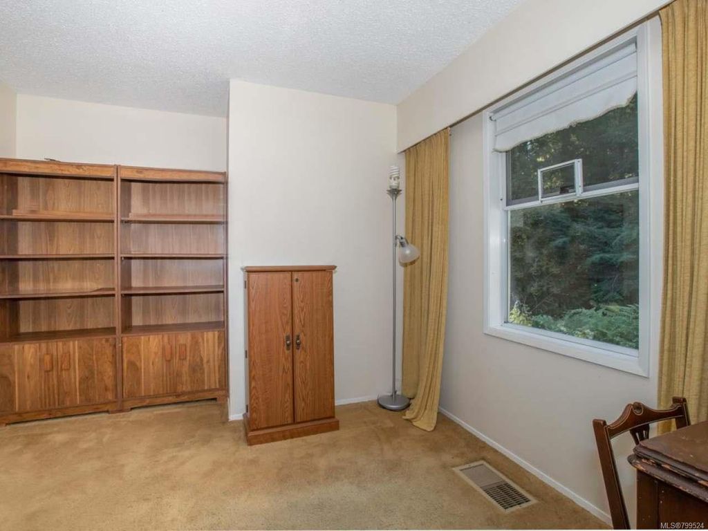 listing image 16049515527191854649