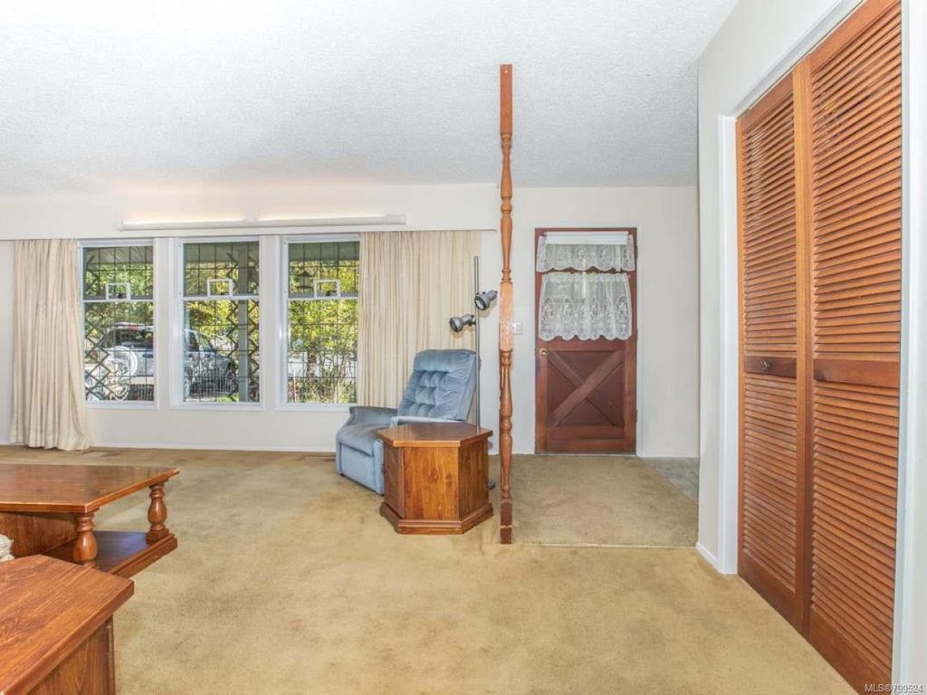 listing image 16049359434315143020