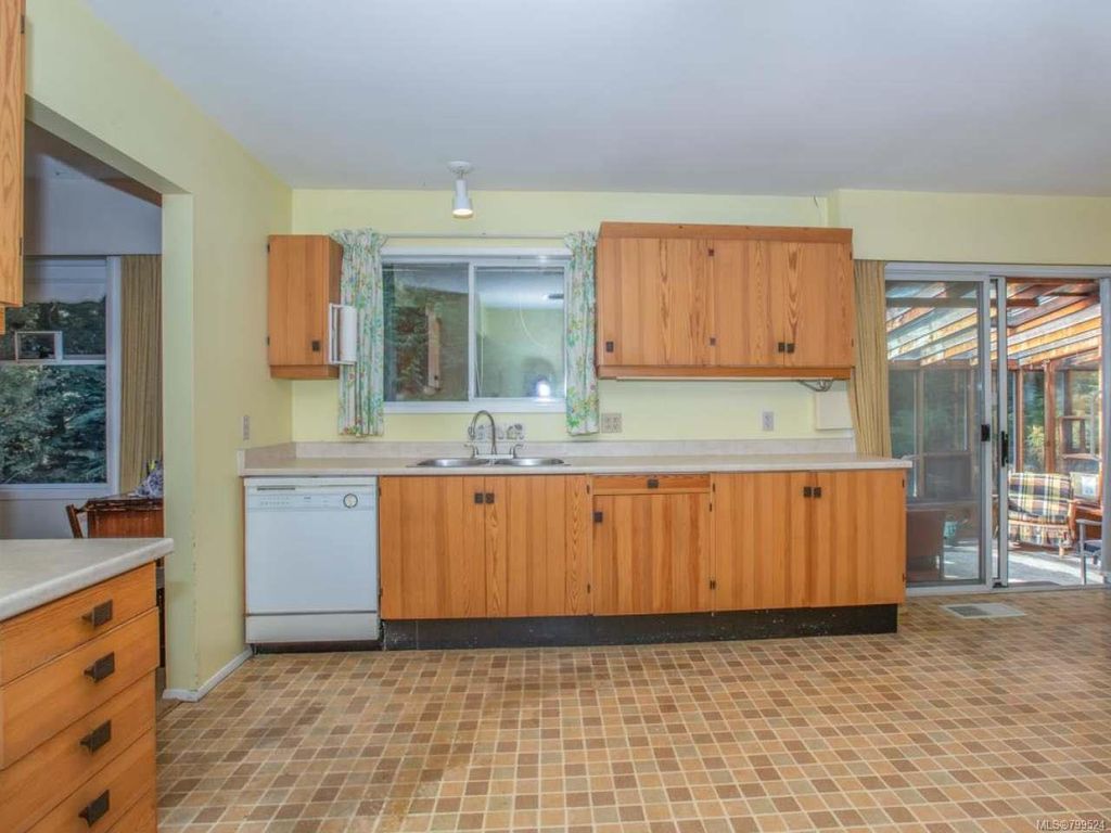 listing image 16043056923241964656