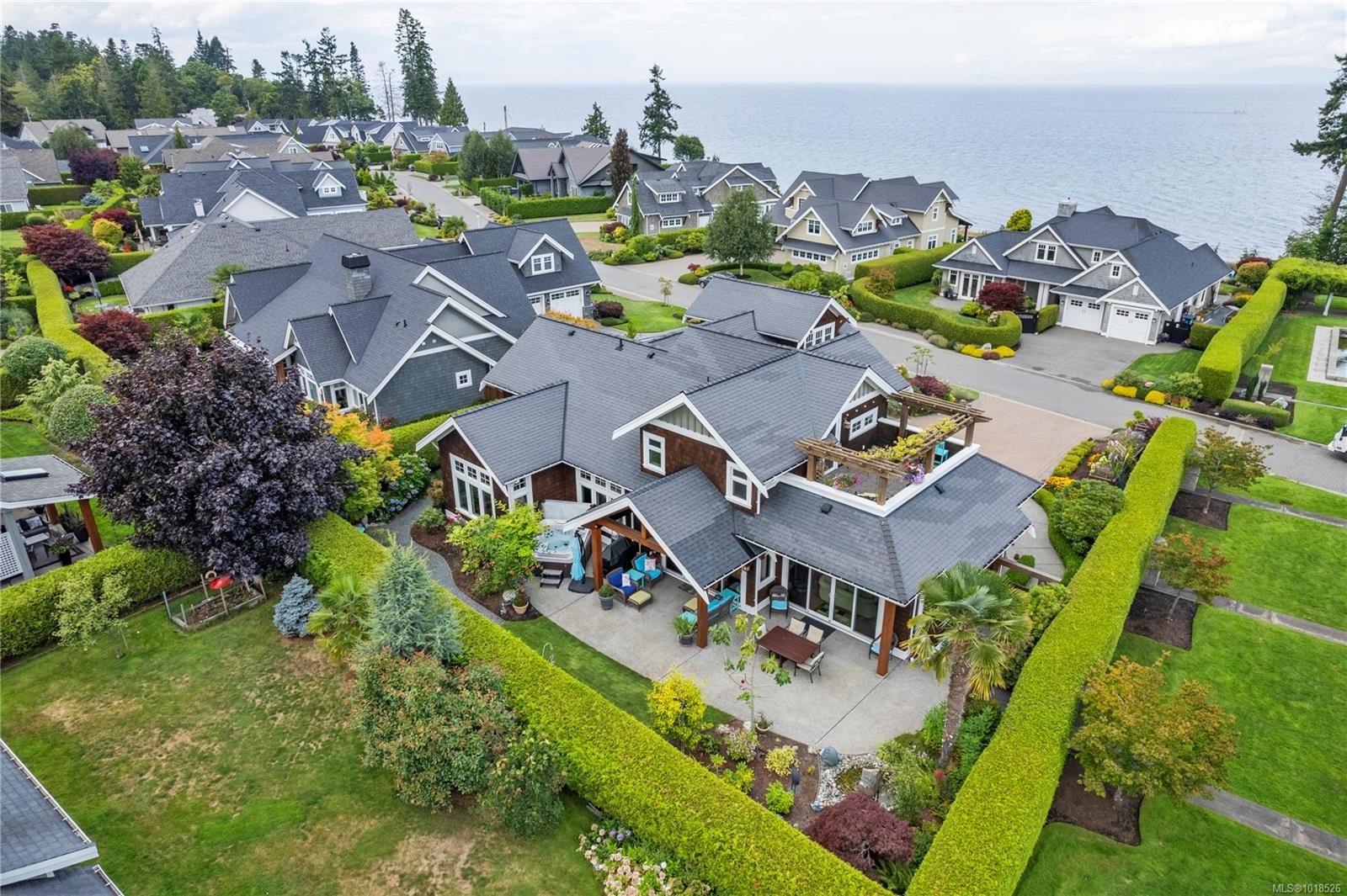 942 Bluffs Dr