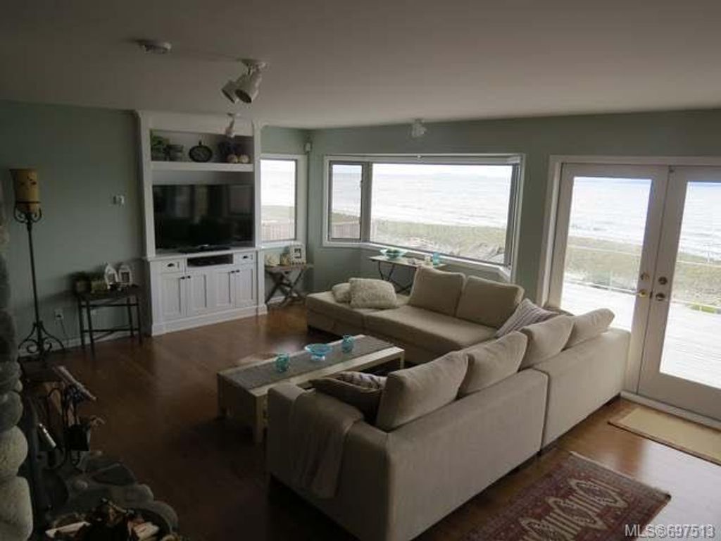 listing image 16048736152814847267