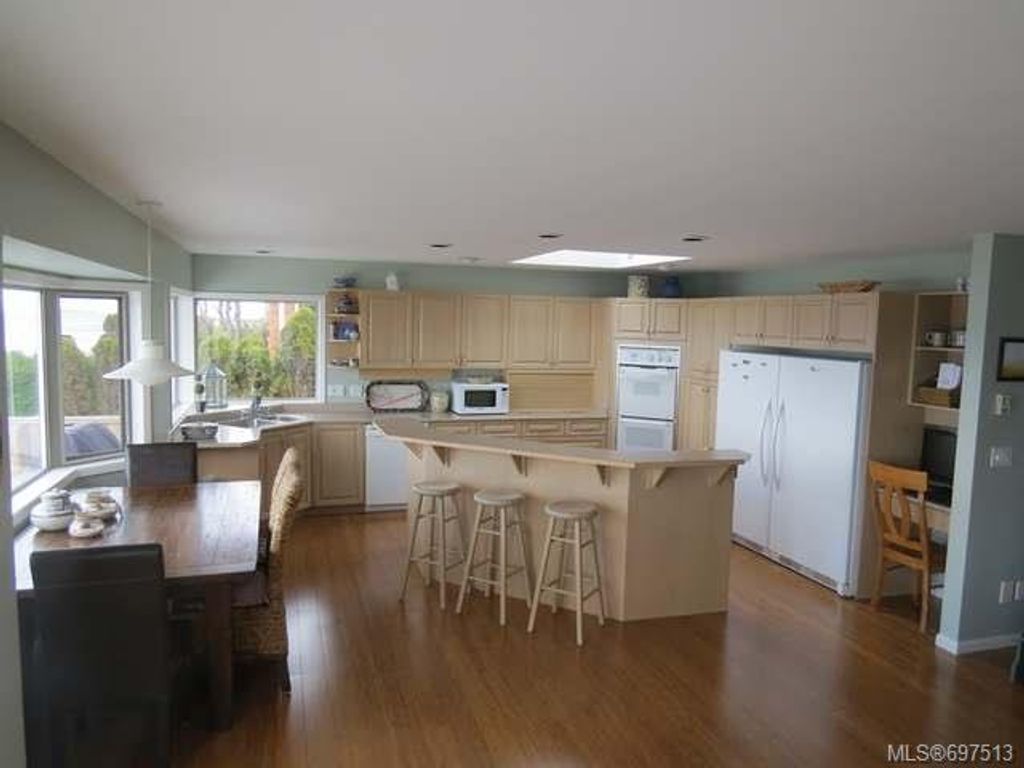 listing image 16042956979302546607