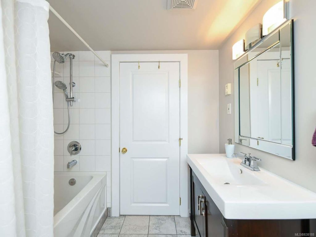 listing image 16046228619732719486