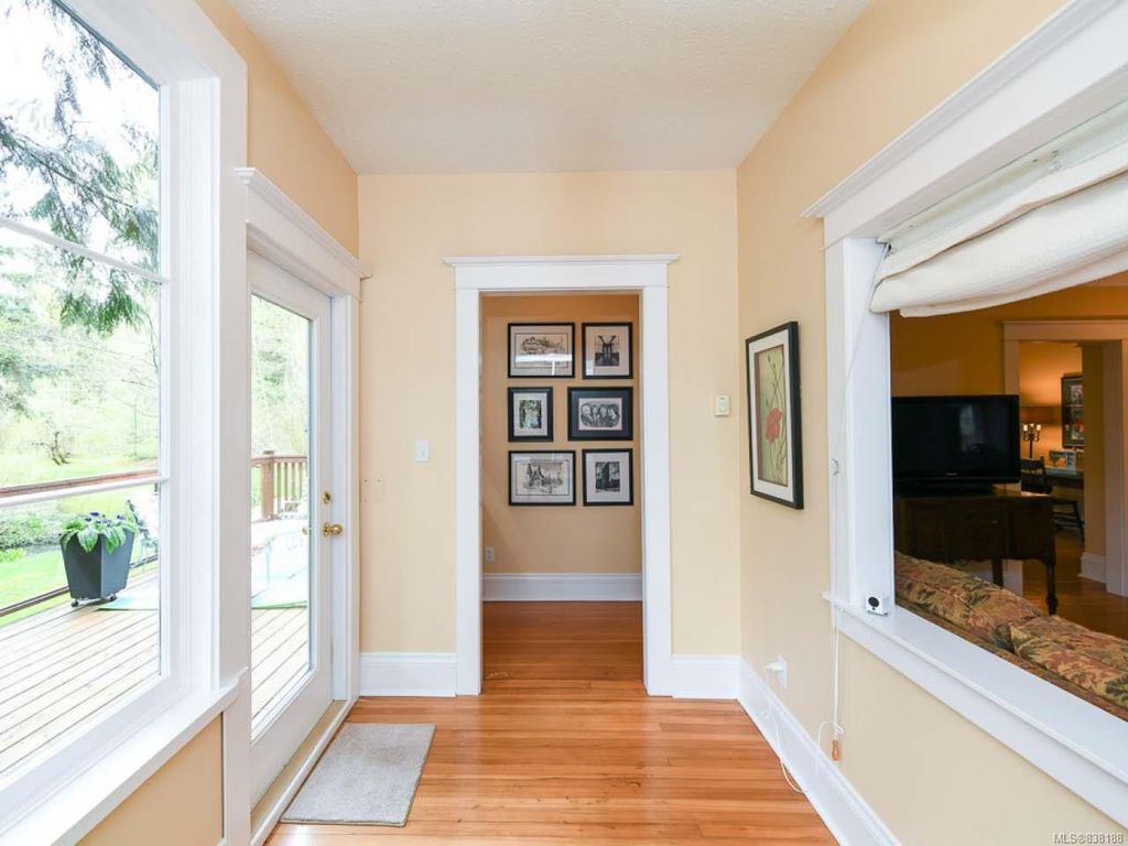 listing image 16048899556869530702