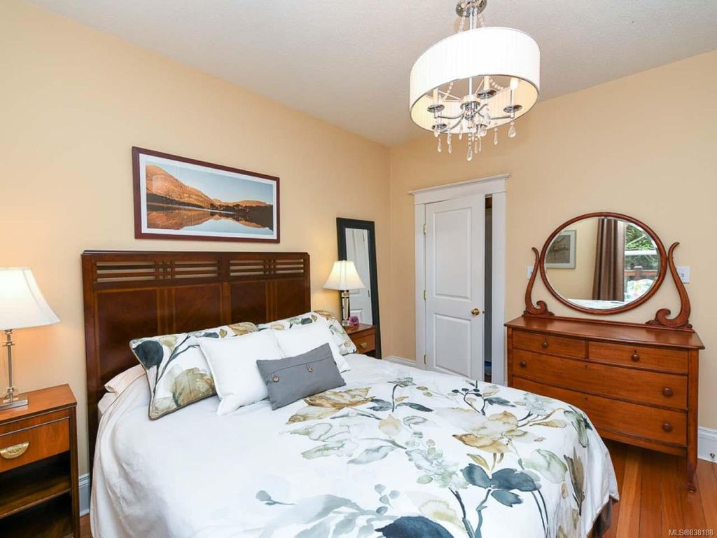 listing image 16045641554106533065