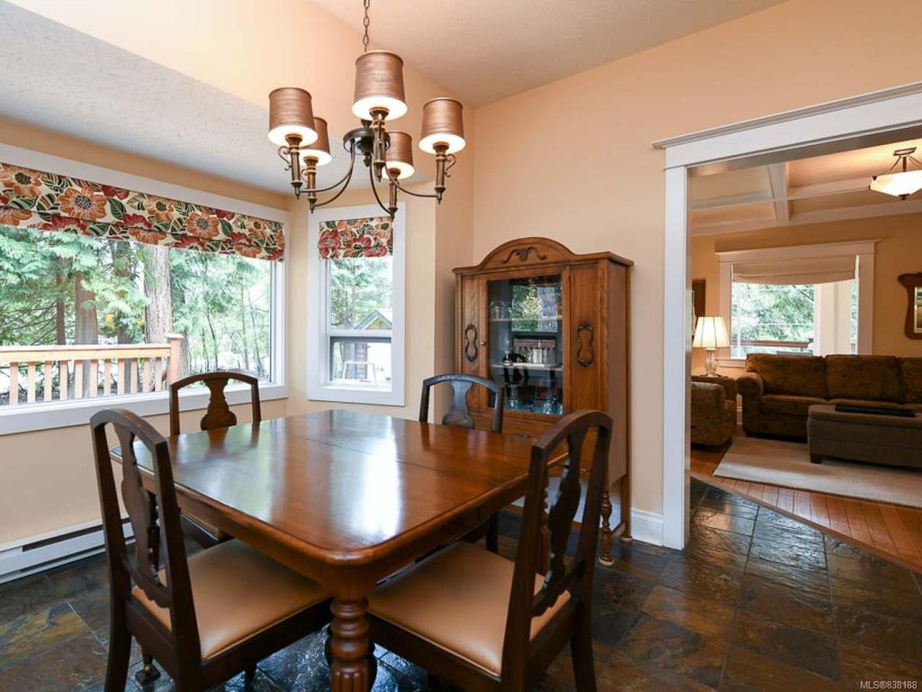 listing image 16047784912148917365