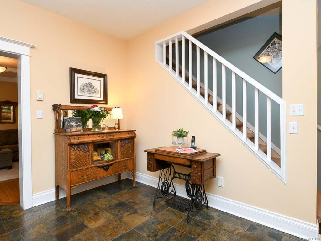 listing image 16041531675729694749