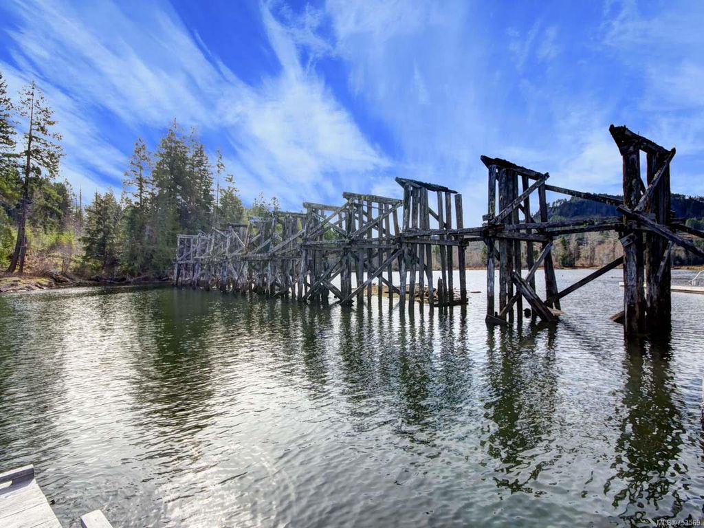 listing image 16047643107759325931