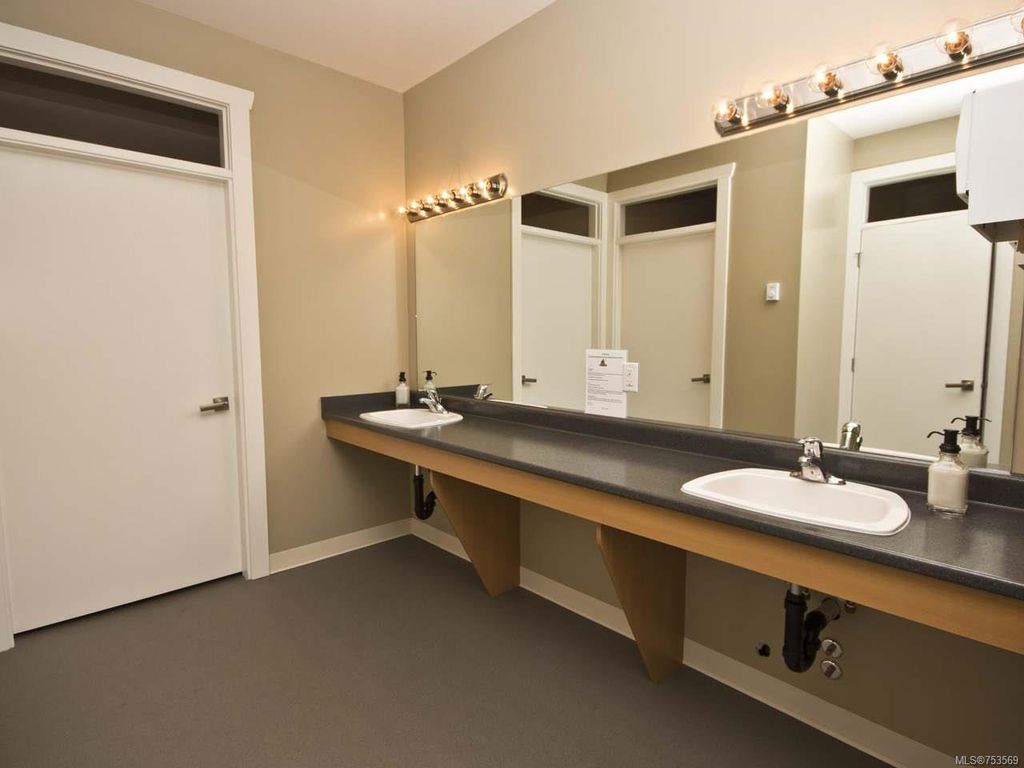 listing image 16041731476528479224